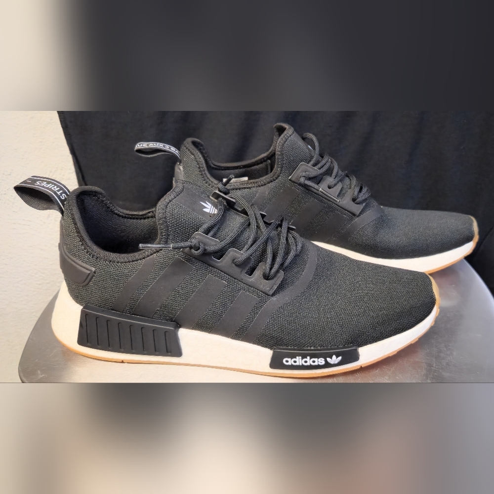 Adidas Mens NMD R1 GZ9257 Black Running Shoes Sneakers Size 11.5